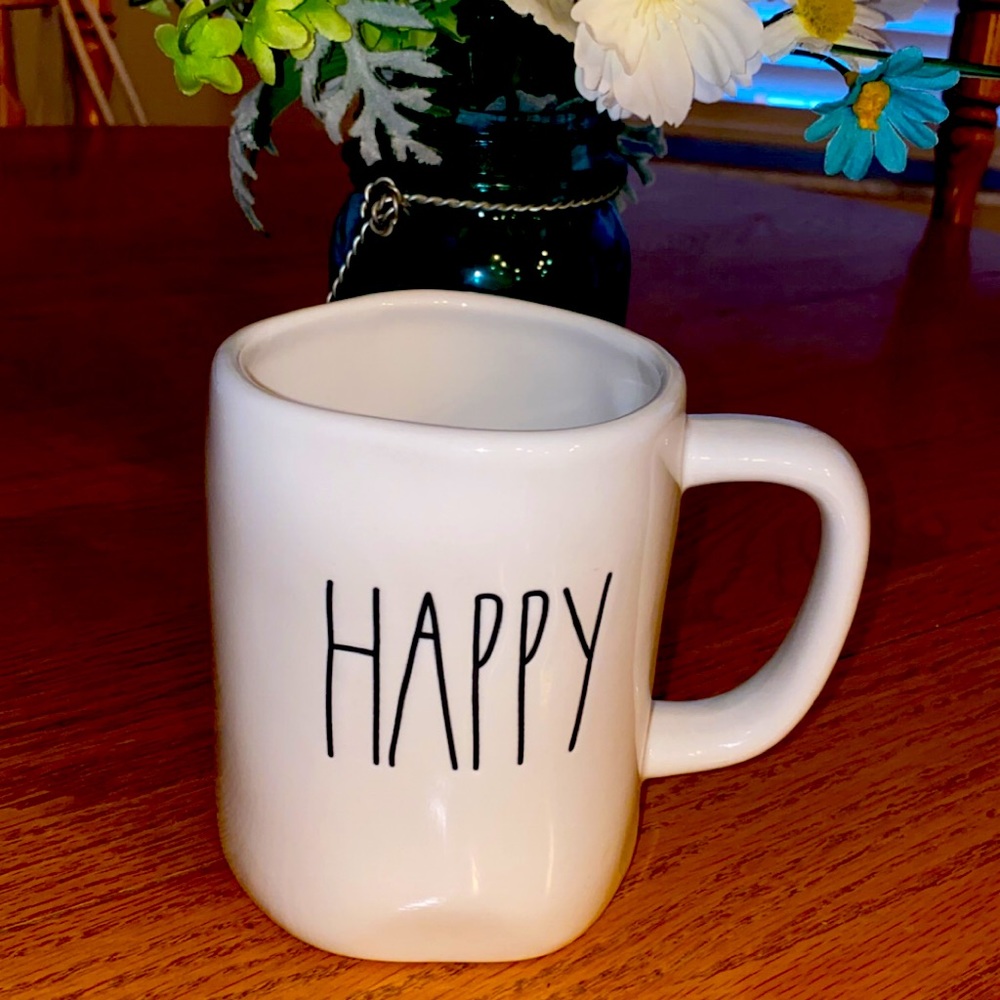 ✨RAE DUNN "HAPPY" Mug!